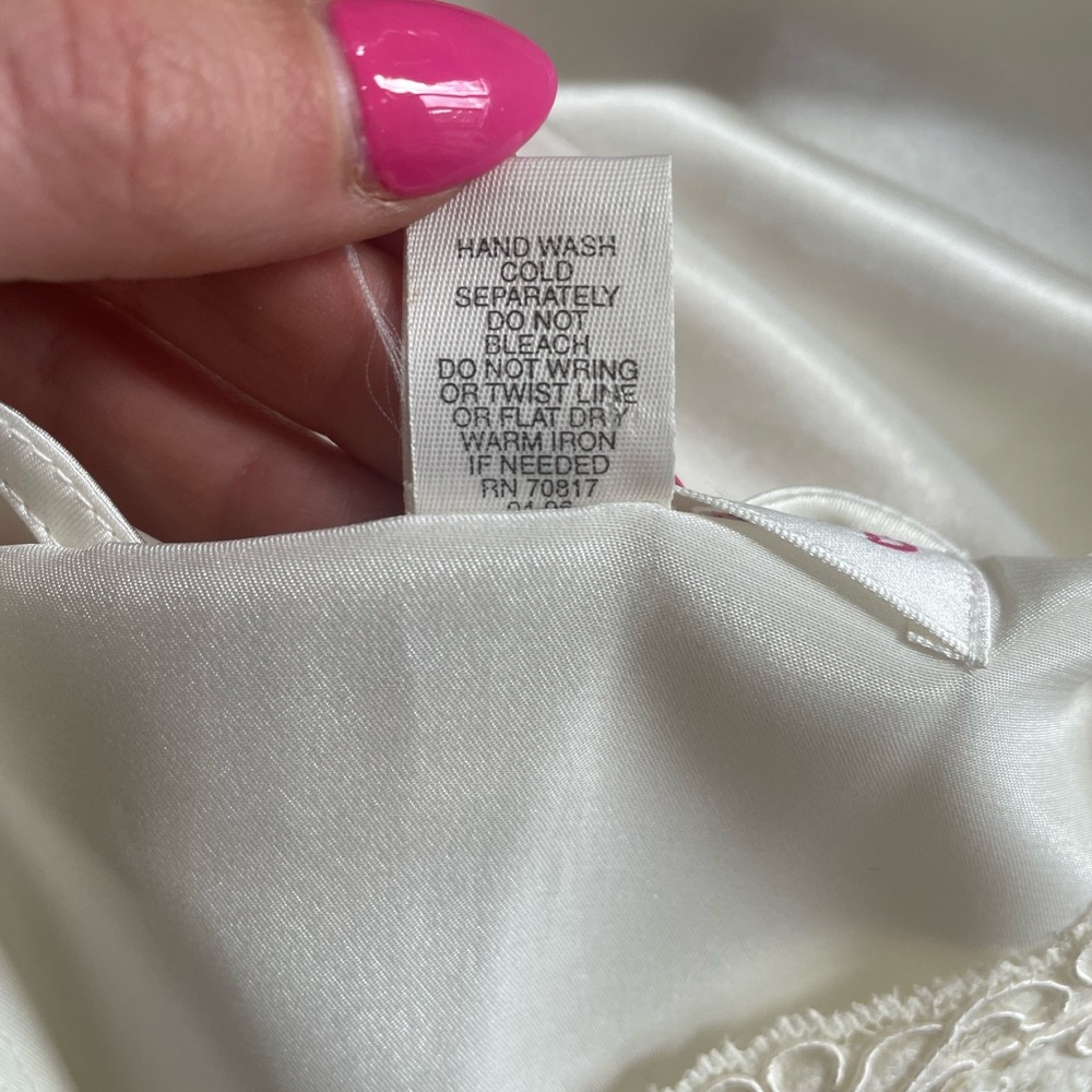 Vintage Victoria's Secret Bridal Robe Dressing Gown with lace sequins - Picture 11 of 11